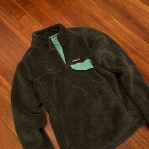 Women’s gray Patagonia half zip